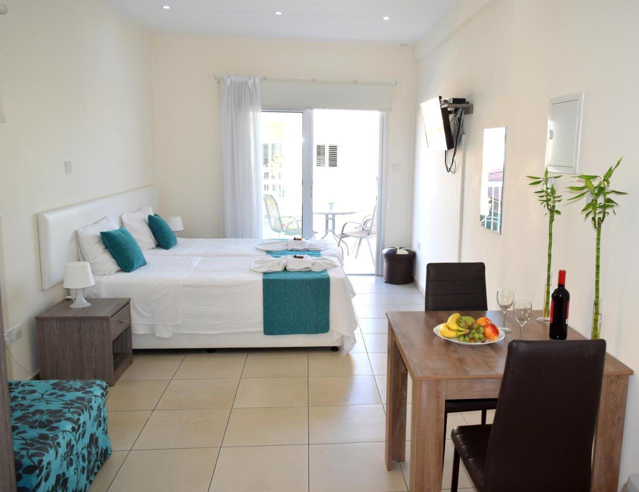 Cross Road Apartment Agia Napa